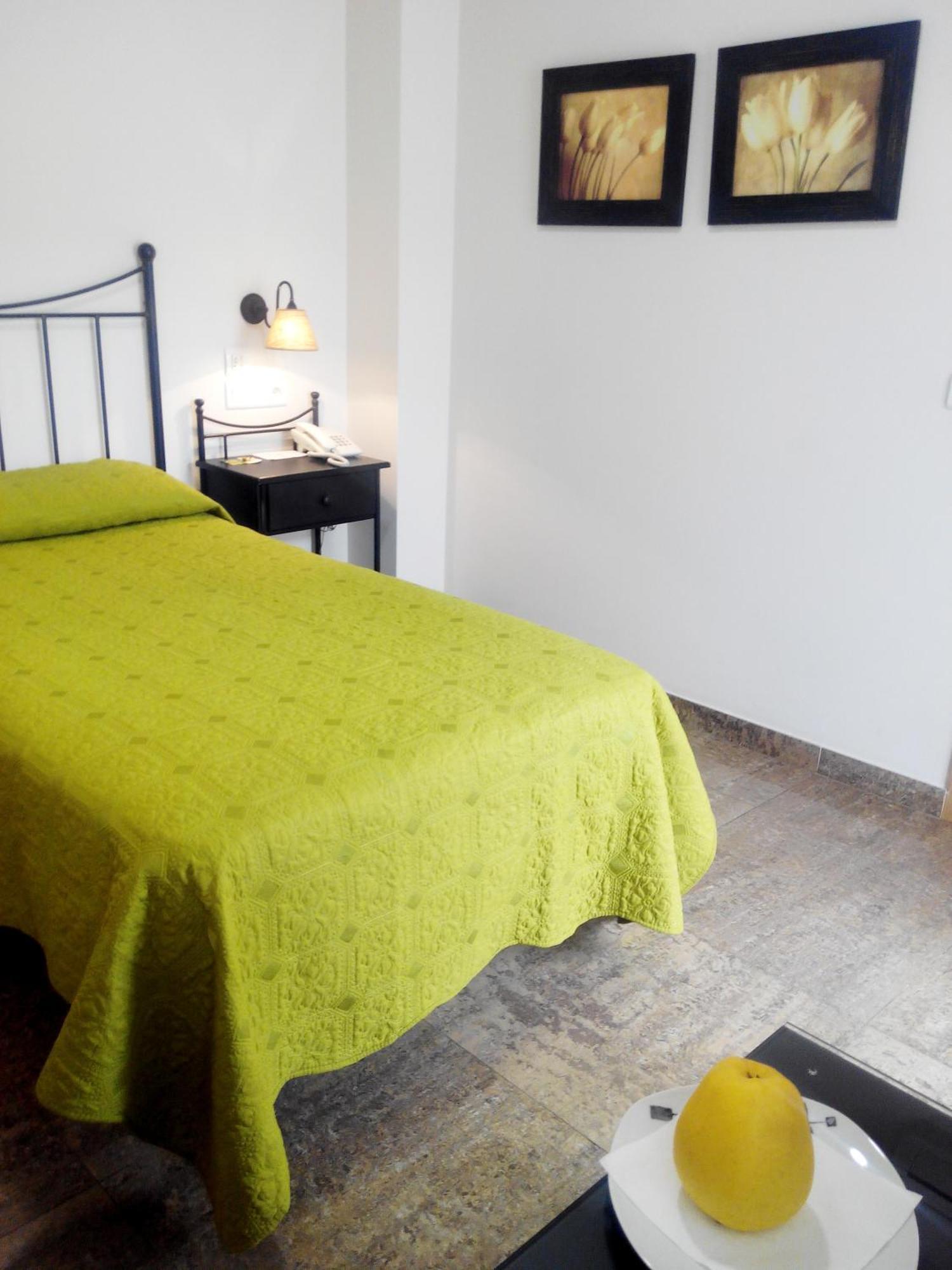 Hotel Plaza Escribano Moguer Chambre photo