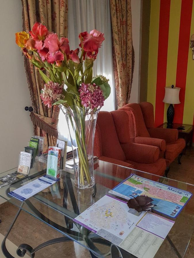 Hotel Plaza Escribano Moguer Extérieur photo