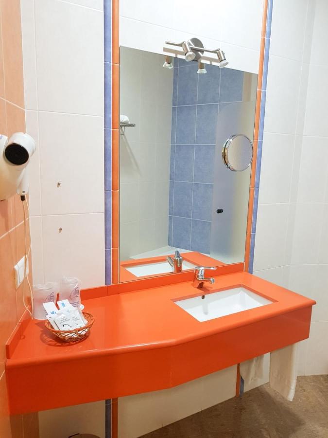 Hotel Plaza Escribano Moguer Extérieur photo